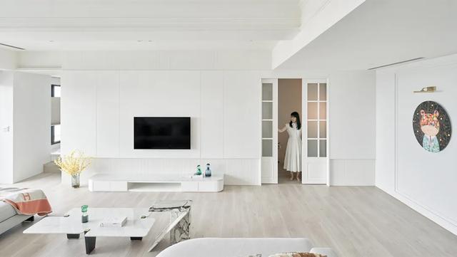 装修设计太赞了！165㎡海景大宅居然在家中“养”了一片海！(图9)