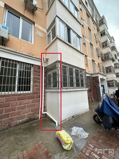 安徽合肥一小区老旧改后下水堵塞严重居民反映居住水平不升反降中国之声独家调查：工程质量是否过关？改造“后遗症”如何解决？(图6)
