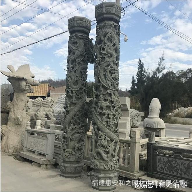 寺院青石石雕龙柱的雕刻尽显神韵(图3)