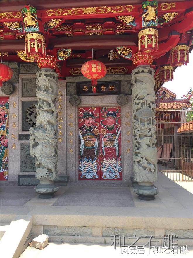 寺院青石石雕龙柱的雕刻尽显神韵(图5)