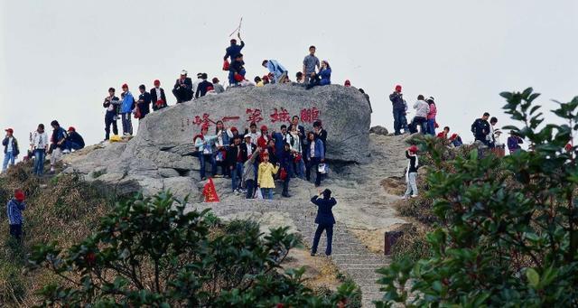 深圳“鹏城第一峰”是假石头2004年人造仿石(图3)