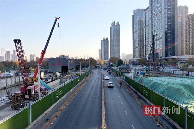 武汉轨道交通12号线中一路站主体结构顺利封底