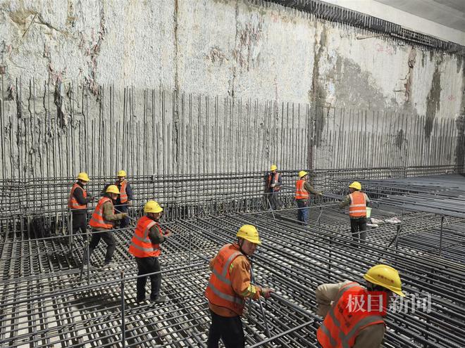 武汉轨道交通12号线中一路站主体结构顺利封底(图2)