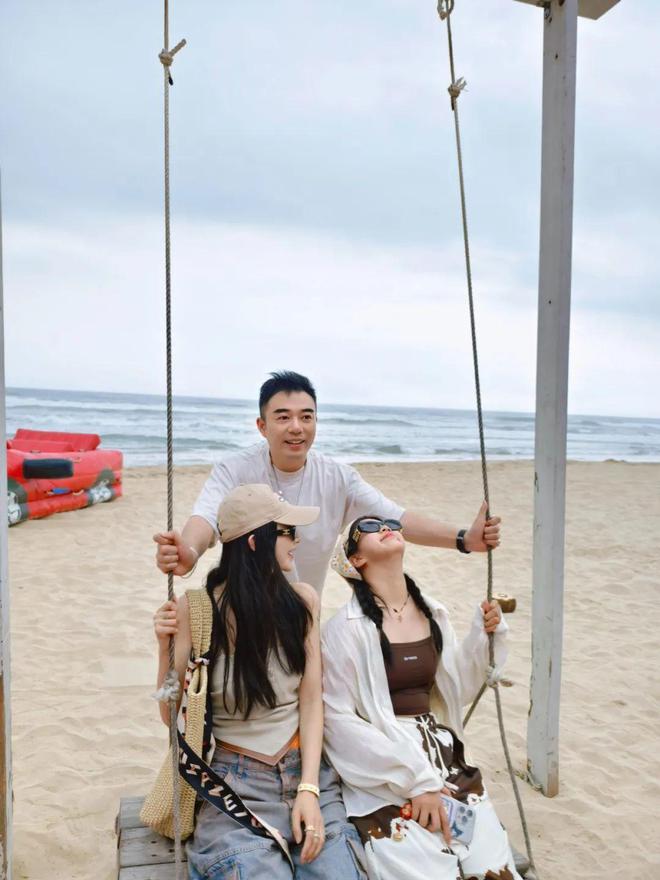 薇娅低调现身女儿参加的文化公益演出歌喉惊人完美遗传妈妈(图4)