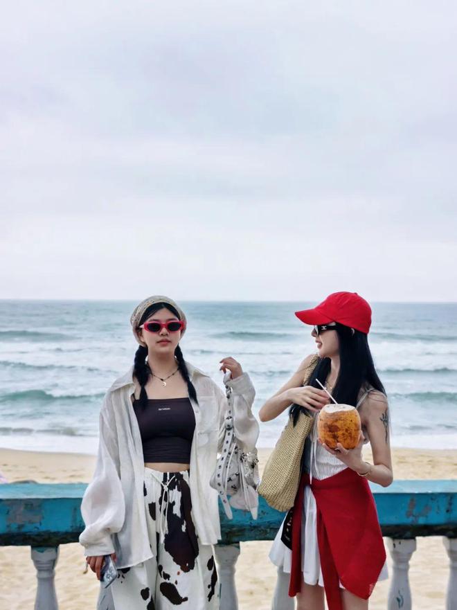 薇娅低调现身女儿参加的文化公益演出歌喉惊人完美遗传妈妈(图5)