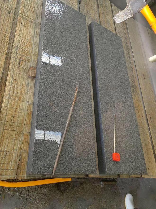 花岗岩芝麻黑路沿石、芝麻灰、白路沿石多少钱一米及造型展示(图2)