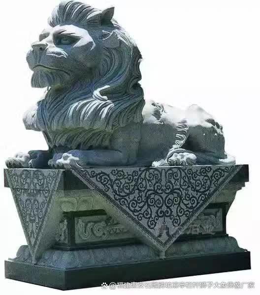 石雕港币狮在庭院中的装饰效果(图1)