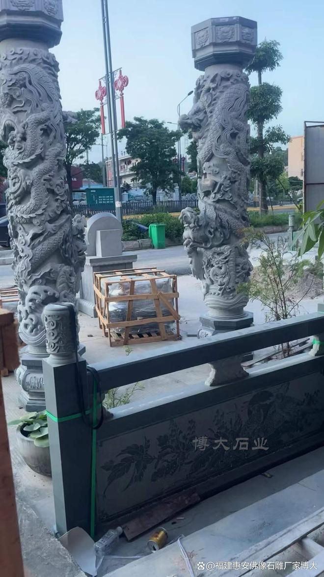 石栏杆在乡村中的装饰效果