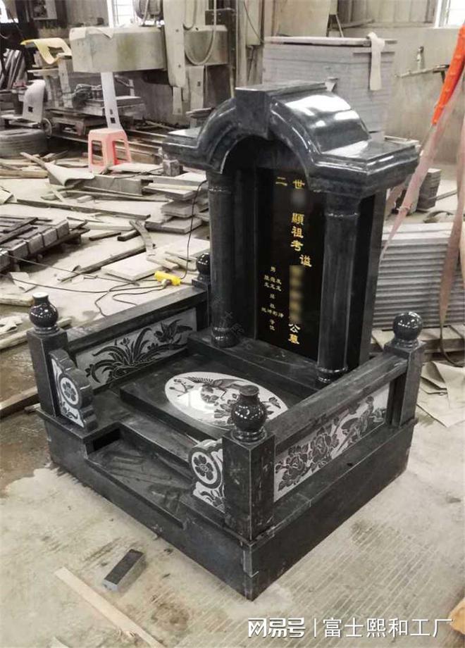 如何选购性价比高的家族墓碑？价格因素全解析(图2)