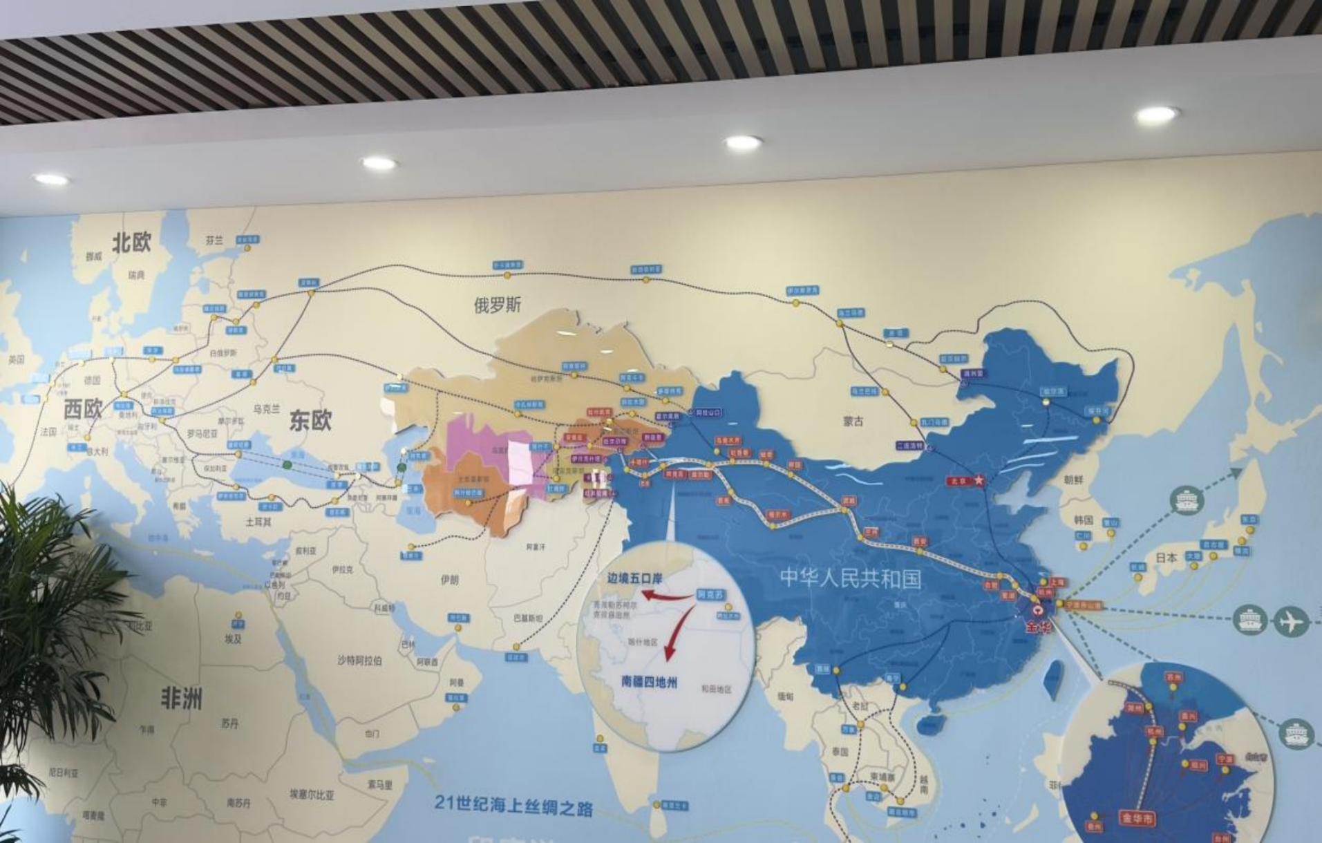 对口援疆潮涌天山｜钢铁丝路贯东西援疆班列激活开放新动能(图1)