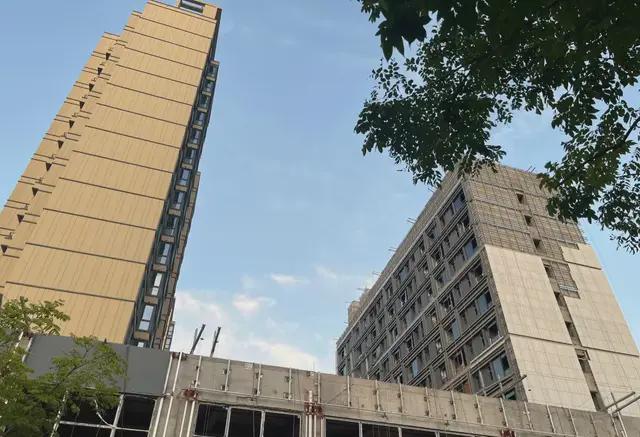 建艺集团：目前木溪矿区饰面用花岗岩矿生产规模为110万立方米年矿山作业人数约300人(图6)