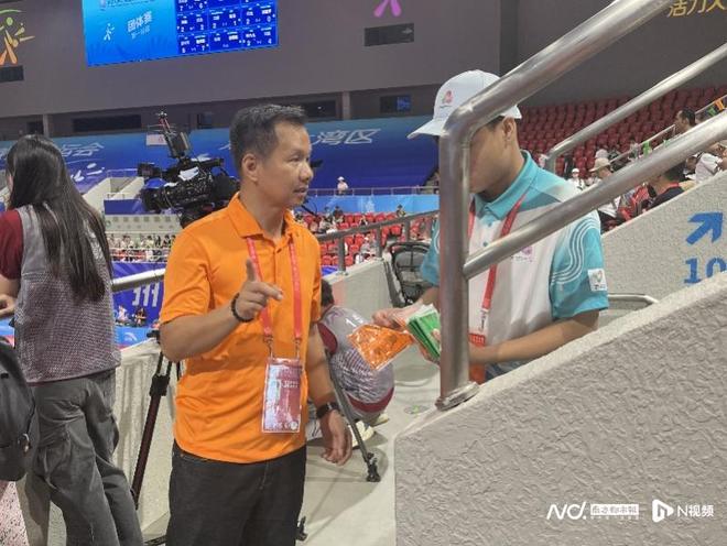 广州“百马”跑者的志愿人生在赛道上宣传十五运会(图5)