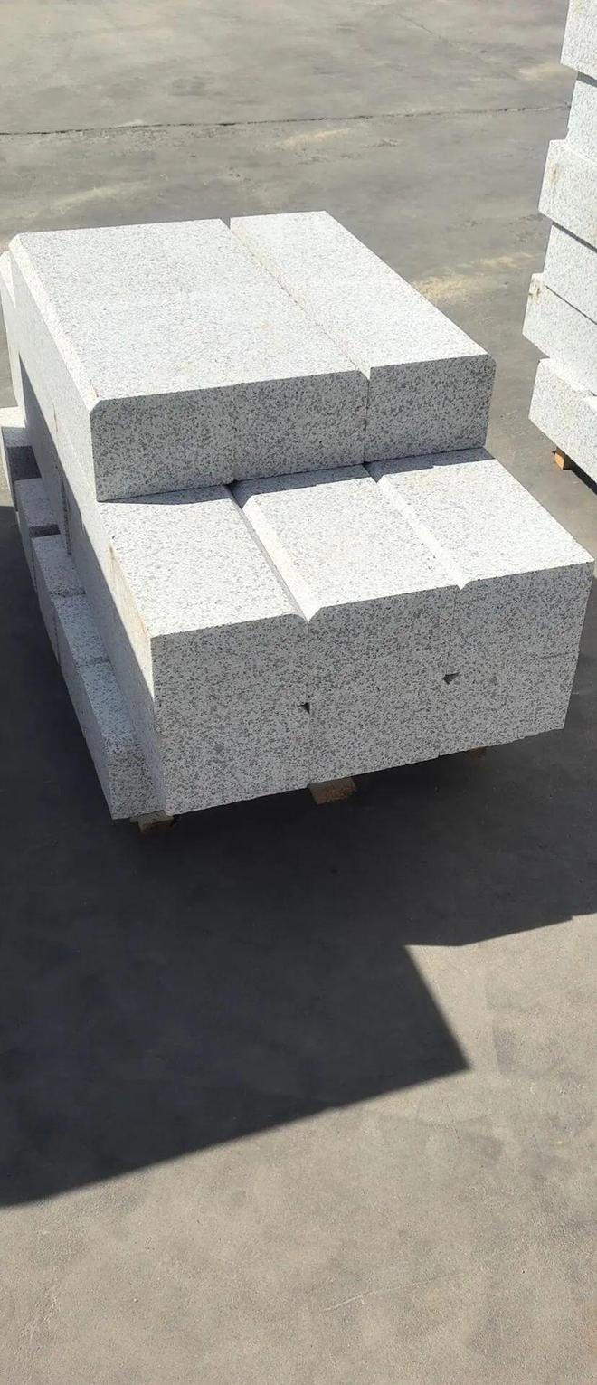 石材加工芝麻白路沿石倒角路沿石机切面、火烧面多少钱一米(图17)