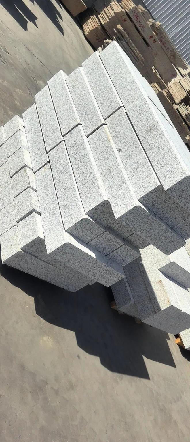 石材加工芝麻白路沿石倒角路沿石机切面、火烧面多少钱一米(图18)