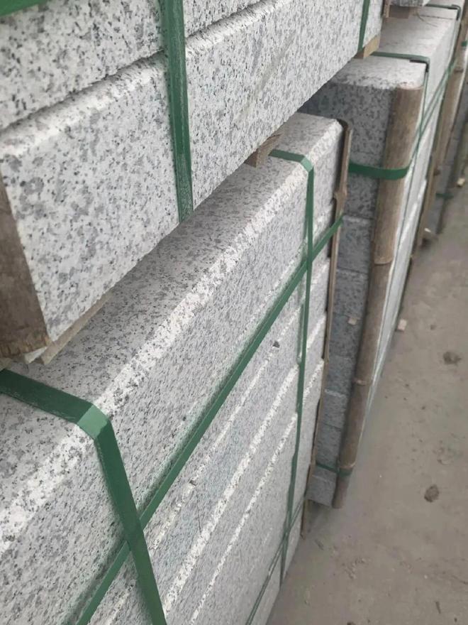 石材加工芝麻白路沿石倒角路沿石机切面、火烧面多少钱一米(图5)