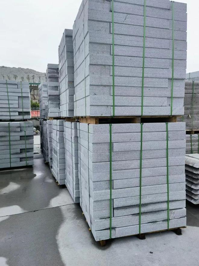 石材加工芝麻白路沿石倒角路沿石机切面、火烧面多少钱一米(图6)