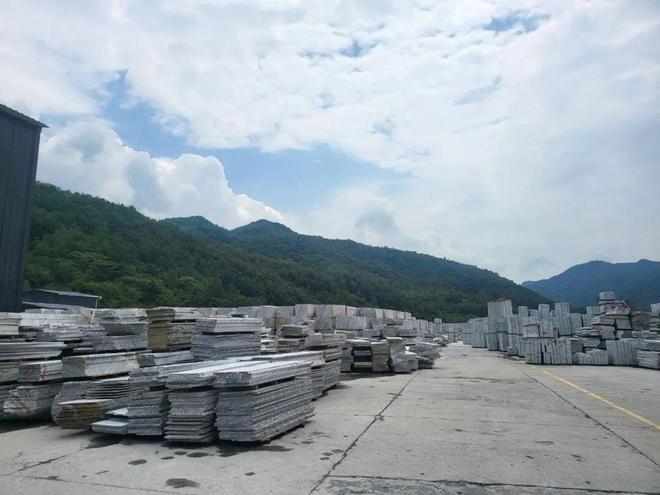 石材加工芝麻白路沿石倒角路沿石机切面、火烧面多少钱一米(图8)