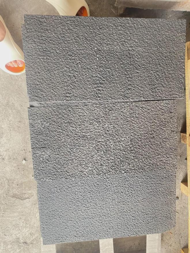 黑色石材厂家压顶石与青石汀步石价格工艺选择(图19)