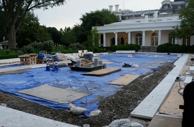 神操作！其他总统肖像镶金框拜登形象被特朗普换成“自动笔”(图3)