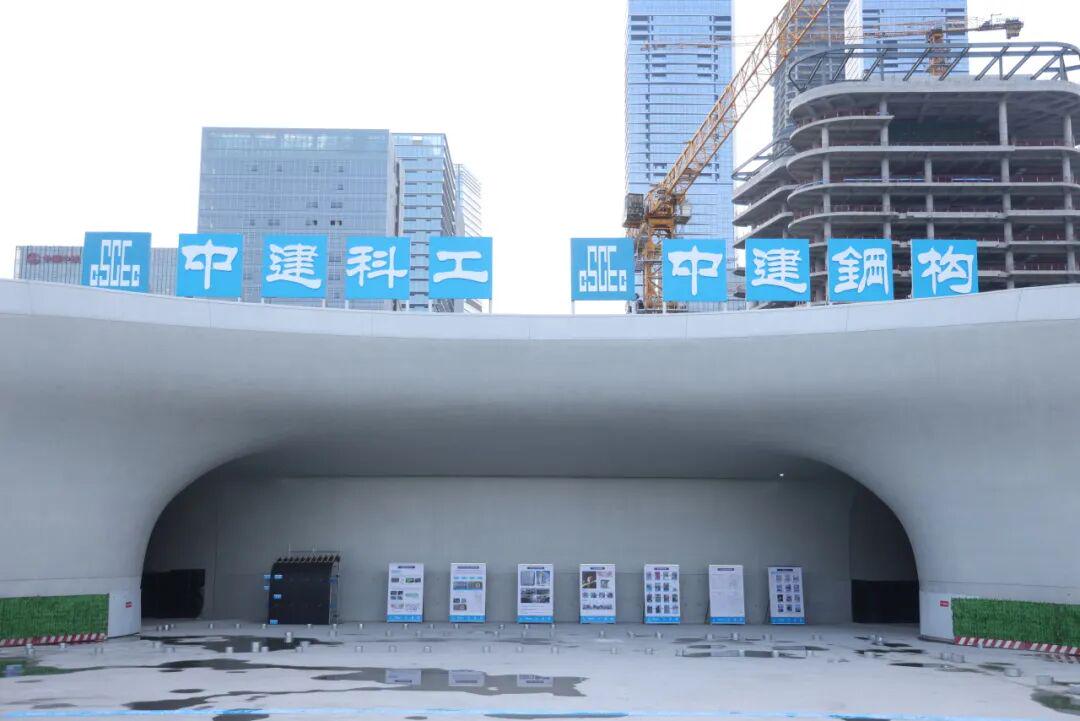 惊艳了！深圳新地标外立面今日落成