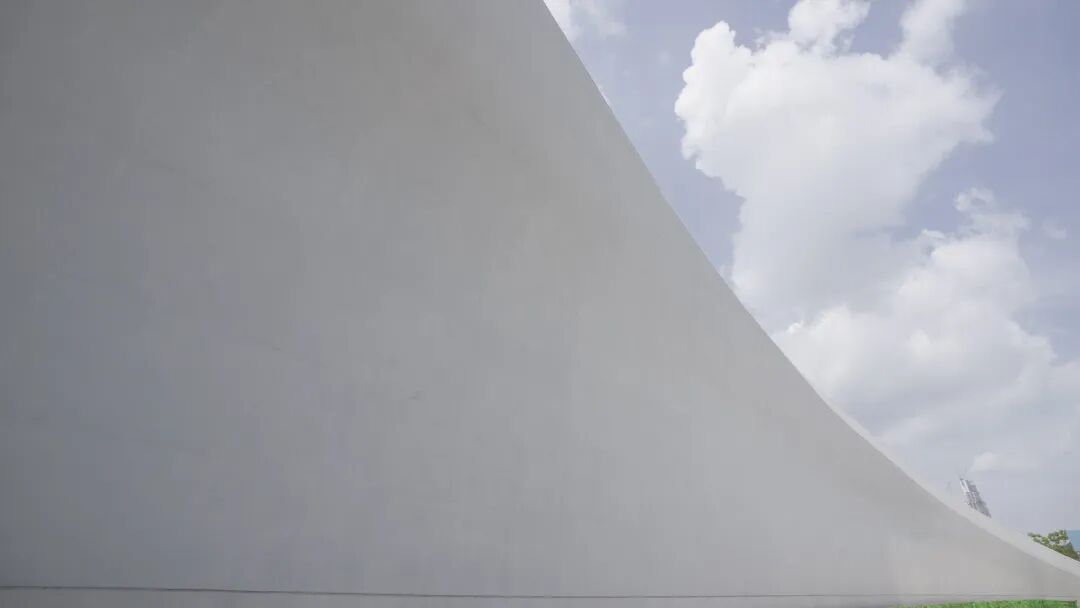 惊艳了！深圳新地标外立面今日落成(图2)