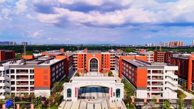 强势登场！绿城会展“六边形”新盘来了！地铁商业学校都在家门口！(图7)