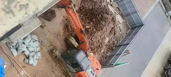 又见私挖导致大量房屋开裂这次是安徽某业主！