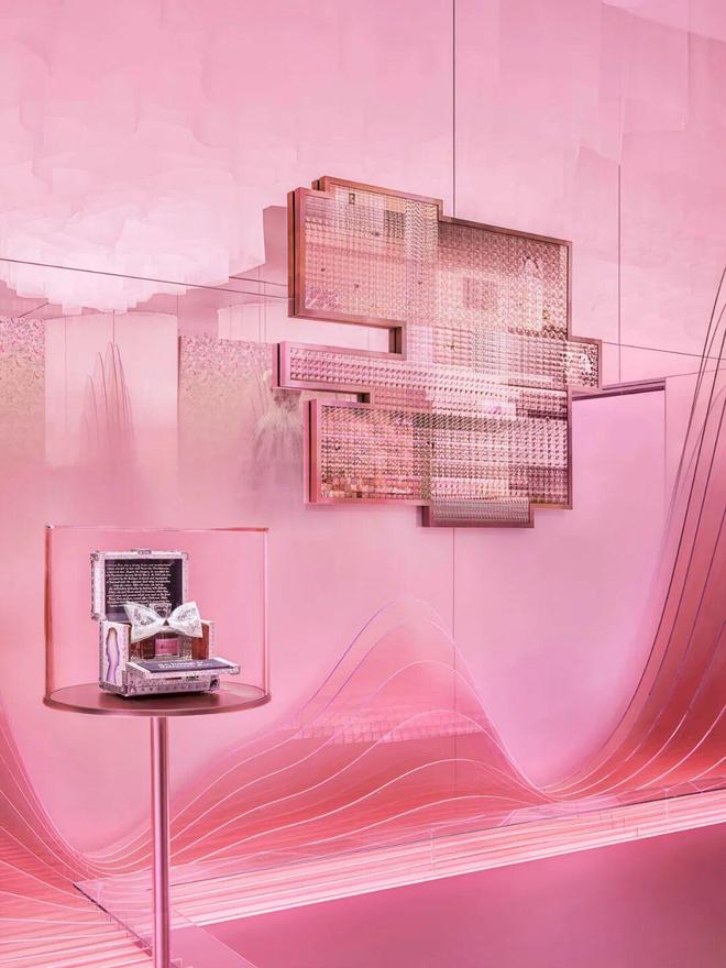 迪奥小姐青春与自由的不朽象征(图17)