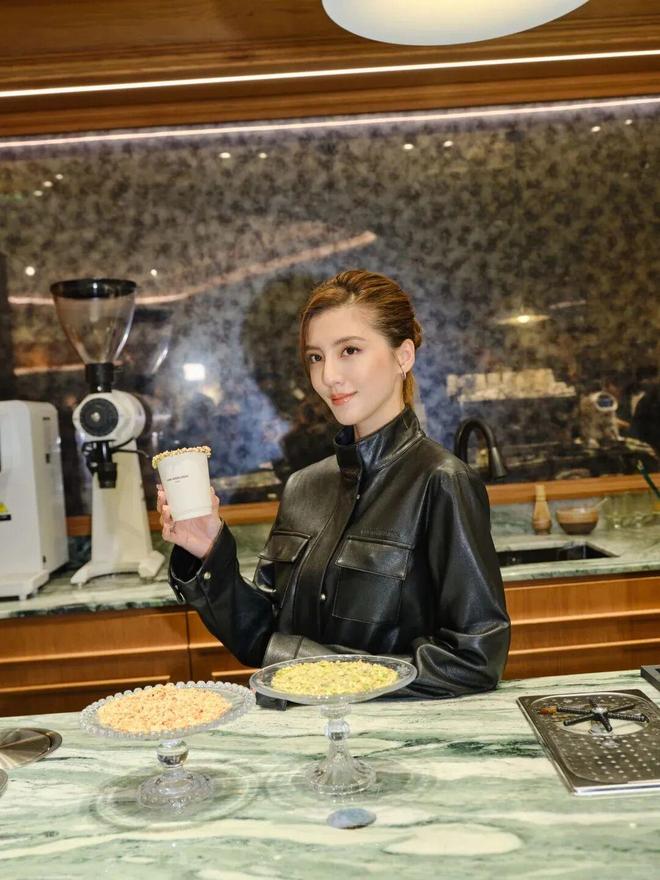 吴千语空降现场？这个代言人别太会选！(图15)