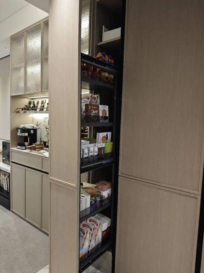 聚焦中環置地中心望雲售楼处发布：以品质铸传奇@2025(图5)