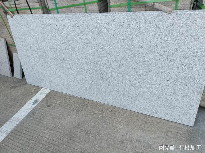 山东白麻花岗岩与芝麻白石材火烧板多少钱一平方(图3)