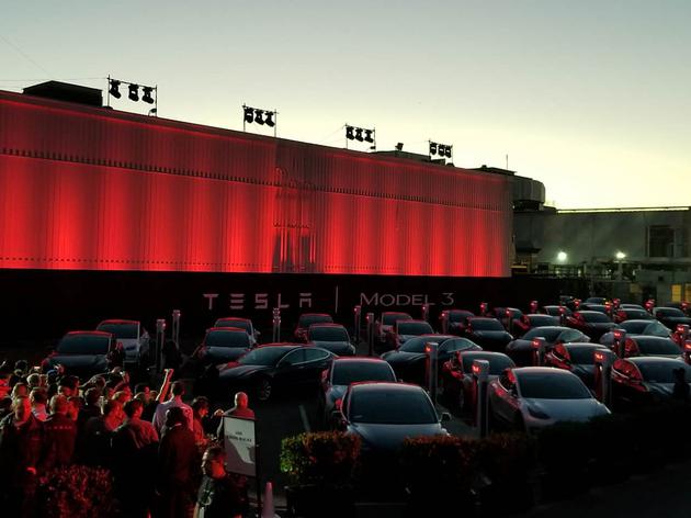 马斯克激动交付Model3中兴转让努比亚一成股权