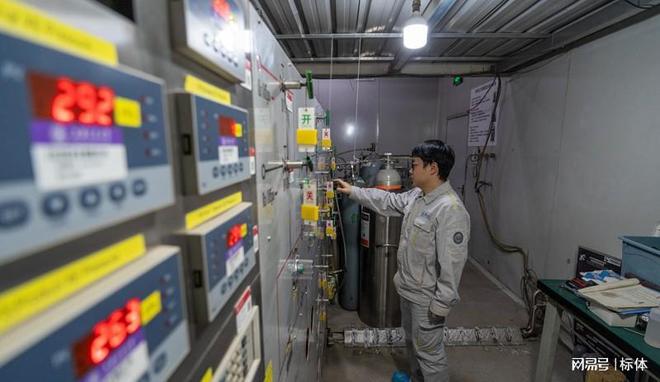 太牛了！2400米地下挖出世界最大实验室水电站竟藏中国科技王牌(图13)