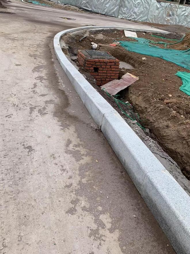 芝麻白花岗岩弧形路牙石价格(图11)