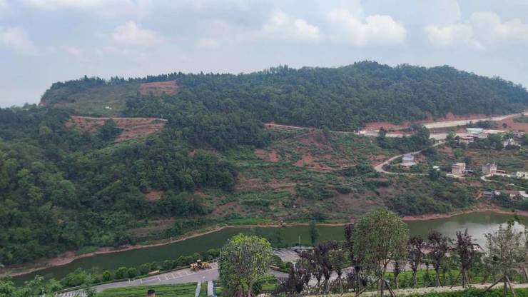 成都墓地_卧龙寺公墓介绍_价格参考_卧龙寺公墓_地址_咨询买墓_购买建议(图5)