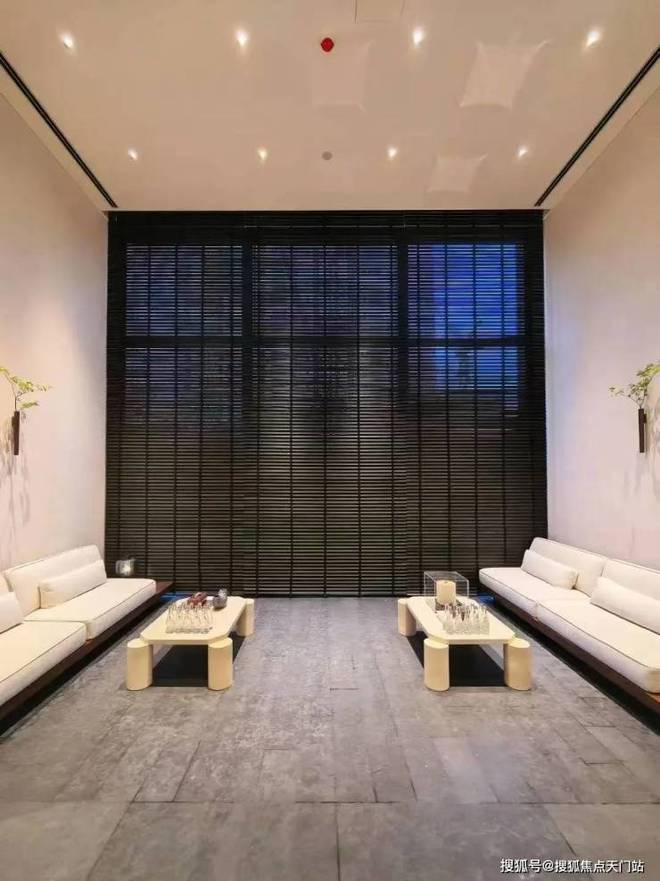 今日报道龙盛湾上售楼处发布：苏河湾龙盛湾上顶奢生活之选