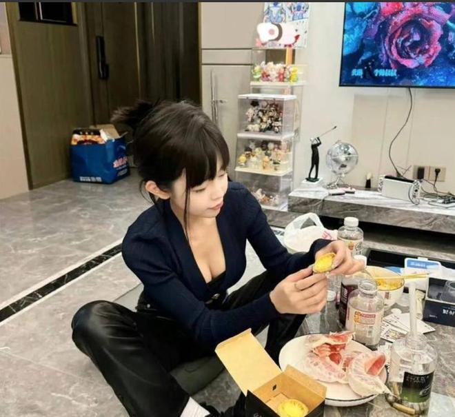 鹿晗出轨风波升级？网友扒出他曾多次被曝出轨多个细节证据流出