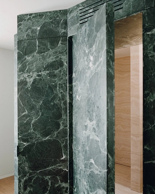 米兰公寓的绿色大理石巨墙(图5)