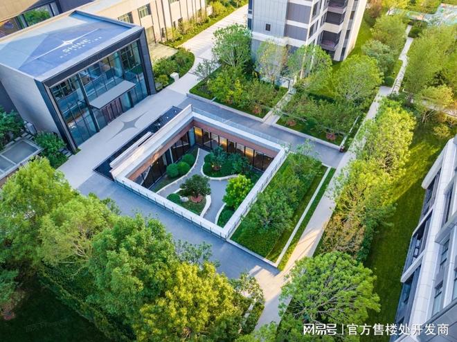 成都顶奢新标杆！华润华宸府售楼处发布㊤启幕鼎级尊邸奢境(图2)