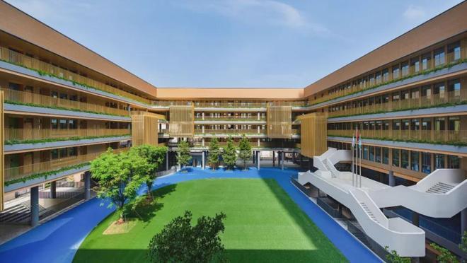 2026®万丰海岸城售楼处发布：典藏臻宅启幕“高定”与“美学”(图11)