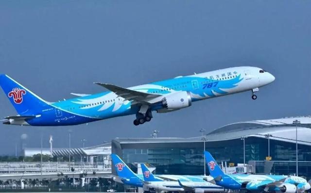 49条航线“熔断”当天！日航再传噩耗：约7千人滞留外交部预警一语成谶